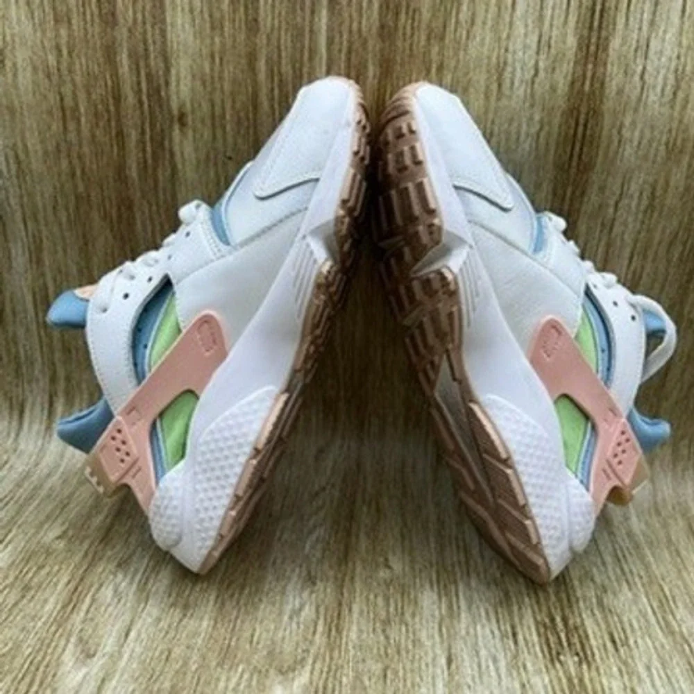 Nike Air Huarache Women's‎ Size 8 Shoes Sneakers Sun Club Multicolor DQ0117-100